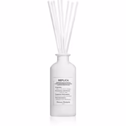 Le diffuseur d’arômes Maison Margiela REPLICA When the Rain Stops constitue une agréable façon de parfumer votre intérieur.