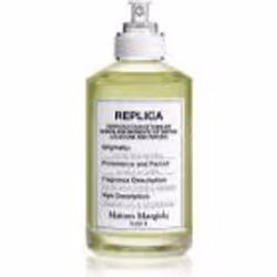Quelle senteur vous évoque un après-midi ensoleillé au cœur d’un jardin en fleurs ? Celle de l’eau de toilette Maison Ma ...
