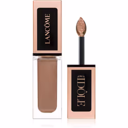 Métamorphosez votre maquillage avec un produit comprenant un fard à paupières et un blush