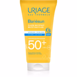 Le fluide matifiant à effet hydratant avec facteur de protection solaire SPF&nbsp;50+ Uriage Bariésun Mat garantit un haut ni ...