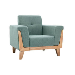 Fauteuil scandinave en tissu vert de gris et bois clair FJORD