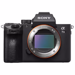 Sony α 7 III, 24,2 MP, 6000 x 4000 pixels, Exmor R CMOS, 4K Ultra HD, Écran tactile, Noir
