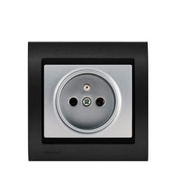 Prise 2P+T Silver Delta Iris + Plaque Métal texturé Alu Noir