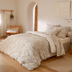 Parure de lit 260x240 collection SERENA en coton beige écru 3 pièces Plongez dans une ambiance de sérénité et d'élégance avec ...