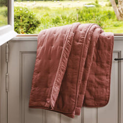 Linnea - Dessus de lit matelassé angkor polyester 240x260 cm