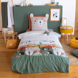 Parure de lit enfant FOREST 140x200 cm en microfibre beige 2 pièces Plongez dans un univers enchanté avec cette adorable paru ...