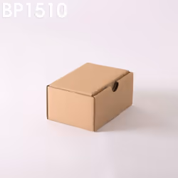 Boîte carton avec couvercle charnière et languette d'ouverture. Format intérieur = 15 x 10 x 7 cm - Qualité simple cannelure ...