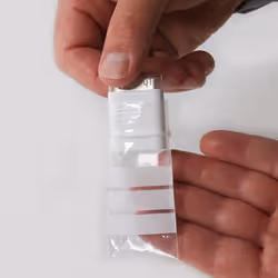 - avec 3 bandes blanches imprimées pour faciliter l'écriture et l'identifiction de vos produits. - Qualité standard = épaisse ...