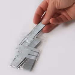 - avec 3 bandes blanches imprimées pour faciliter l'écriture et l'identifiction de vos produits. - Qualité standard = épaisse ...