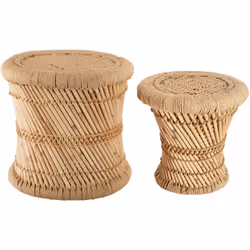 Laissez-vous séduire par ces deux tables gigognes à la ligne harmonieuse. De design ethnique, elles habilleront avec exotisme ...