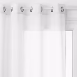 Apportez du charme à votre intérieur avec ce rideau sobre et raffiné. Avec son design chic, il apportera élégance et luminosi ...