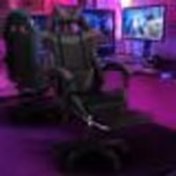IDMARKET Fauteuil de gaming ALEX réglable avec repose-pied coussin de tête et coussin lombaire noir et gris