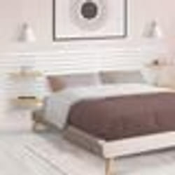 IDMARKET Tête de lit suspendue en lattes AVA 240 cm bois blanc et étagères façon hêtre