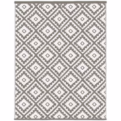 Description générale Egayez votre terrasse ou votre entrée avec ce joli tapis extérieur BAHAMAS taupe de 370 x 270 cm. Grâce  ...