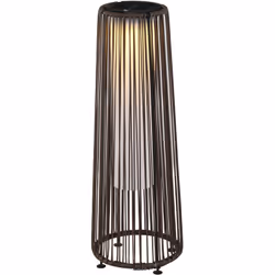 Illuminez votre espace extérieur grâce à ce superbe lampadaire style colonial en résine tressée filaire. Sur votre terrasse o ...