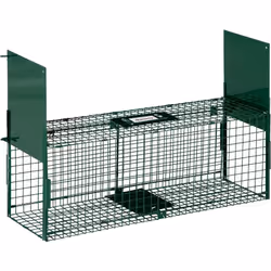 Ce piège de capture pour petits animaux est d'une redoutable efficacité. Doté de 2 portes, d'une poignée et d'une plateforme  ...