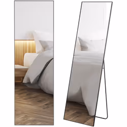 Mélant élégance et modernité, ce miroir sur pied ou mural avec piètement/encadrement métal noir s'intégrera en parfaite harmo ...