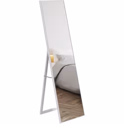 Mélant élégance et modernité, ce miroir s'intégrera en parfaite harmonie dans votre chambre ou dressing en y ajoutant une tou ...