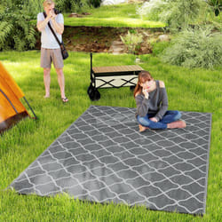Outsunny - Tapis extérieur style graphique - tapis réversible bicolore - dim. 2,74L x 1,82l m, ép. 3 mm - pp haute densité 310 g/m² gris blanc