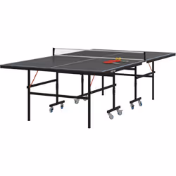 Cette table de ping pong pliable permettra au plus grand nombre de profiter des joies du tennis de table ! Facile à déplacer ...