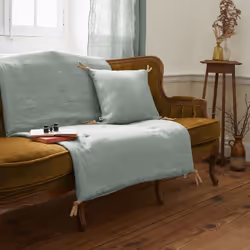 MARGAUX - Coussin Déhoussable 45x45cm avec Pompons Lin Lavé Coloris Eucalyptus