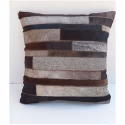 Un Amour De Tapis est une PME française, son entrepôt est en Essonne. Coussin 45x45 fait main en peau de vache noir NATAL par ...