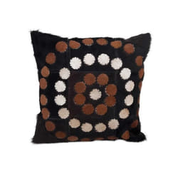 Coussin 45x45 fait à la main en peau de vache beige RAVU