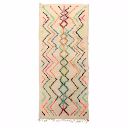 Authentique tapis berbère 120x260 fait à la main en laine blanc cassé et rose LIHE motif ethnic