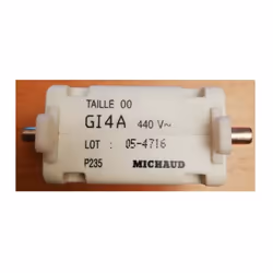 Taille 00. GI. Intensité: 4A. Tensions: 440V.