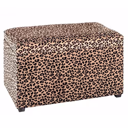 En MDF recouvert velours (Motif Léopard), siège rembourré et rabattable. Dimensions : L 65 x P 40 x H 42 cm Matière : MDF, ve ...