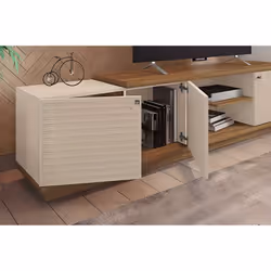 Meuble TV équipé de 3 portes coloris Miel / Beige, fabriqué en panneaux de particules mélaminés de haute qualité. Produit de ...