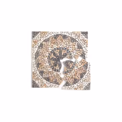 Rosace de plafond en marbre et travertin avec un design dans les tons de marron, blanc et noir mat Il est particulièrement ad ...