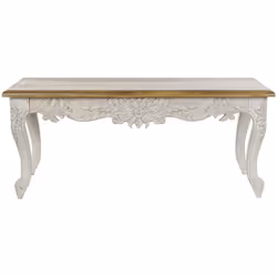Table basse robuste et élégante en bois de manguier avec pieds sculptés blanchis et plateau en bois naturel. Dimensions : lon ...