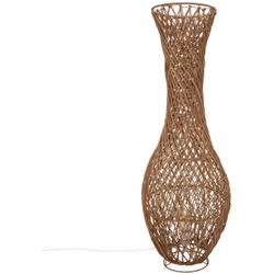 Ce lampadaire en forme de vase possède un abat-jour en rotin tressé sur une structure en métal. Ampoule non incluse. Caractér ...