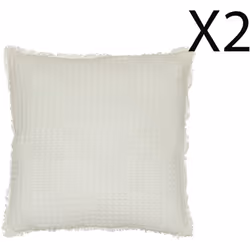 Lot de 2 coussins en coton coloris blanc. Posez ce coussin sur un fauteuil à bascule pour profiter de longues séances de déte ...