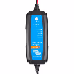 Le chargeur VICTRON ENERGY 12V / 5A vous permettra de recharger efficacement les batteries 12 V avec un courant de 5 A ! La n ...