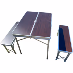 Ensemble de pique-nique pour quatre personnes composé d'une table et de deux bancs indépendants. Pour le transport, les bancs ...