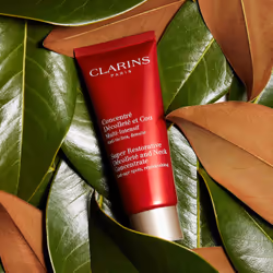 Clarins Super Restorative Décolleté and Neck Concentrate 50+ an(s) 75 ml - Vue supplémentaire 4
