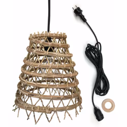 Adoptez une déco extérieure bohème ethnique chic ! La suspension Zakari Cable est le luminaire extérieur pour une déco à la f ...