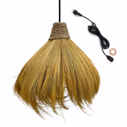 ABAT-JOUR EN HERBE MARINE : La suspension MASAI OUTDOOR CABLE, issue de l'artisanat, est fabriquée en herbe marine et paille. ...