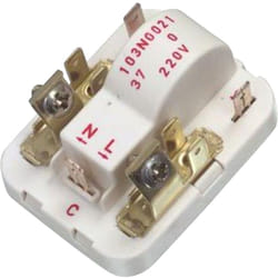 Sos Accessoire Relais danfoss 103N0021 pour Réfrigérateur, congélateur 103N0021 Ariston hotpoint, arthur martin electrolux, bauknecht, blomberg, bosch
