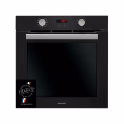Ce four encastrable pyrolyse BRANDT BXP5559B de couleur noire dispose d'un volume utile total de 67L et de 12 modes de cuisso ...