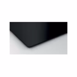 La plaque de cuisson a induction Siemens EE611BPB5E IQ500 est une table de cuisson de 60 cm avec 4 feux et une puissance de r ...