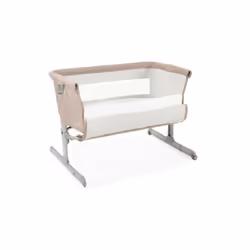 Le berceau cododo CHICCO Next2Me permet a bébé de dormir pres de vous tout en ayant son propre berceau. Il est équipé d'un ma ...