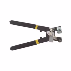 Cette pince coupe carrelage de la marque FARTOOLS est équipée d'une molette en carbure de tungstene de ø13 mm et d'un réglet ...