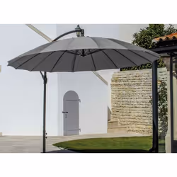 La légèreté du parasol déporté Pagode est un atout considérable pour vous accompagner à tout instant de la journée, pour prot ...