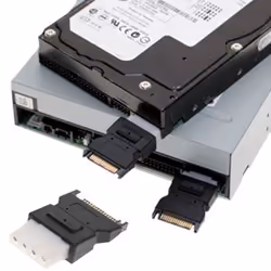 MCL Adapteur D'Alimentation SATA Molex 5"1/4, Molex 5.25" FM, 15-pin SATA M, Noir