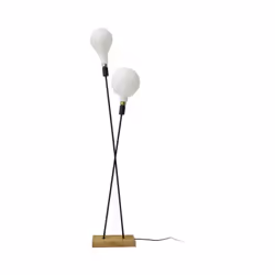 Description générale Le lampadaire Twinsy est un éclairage intérieur au design moderne, composé de deux têtes croisées qui lu ...