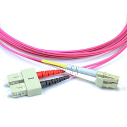 Jarretière optique, Duplex 2mm OM4 sc / lc, Magenta, Longueur 3m