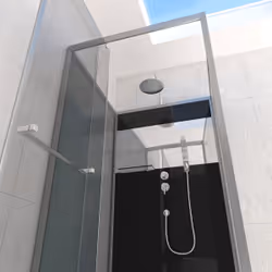 Cabine de douche 90x90cm carrée porte pivotante - avec bande effet miroir - SQUARE STRIPE
